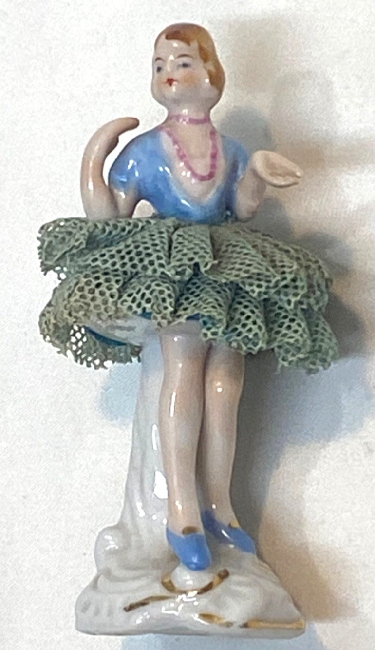 Vintage Porcelain Ballerina Figurine with Lace Tutu / Occupied Japan